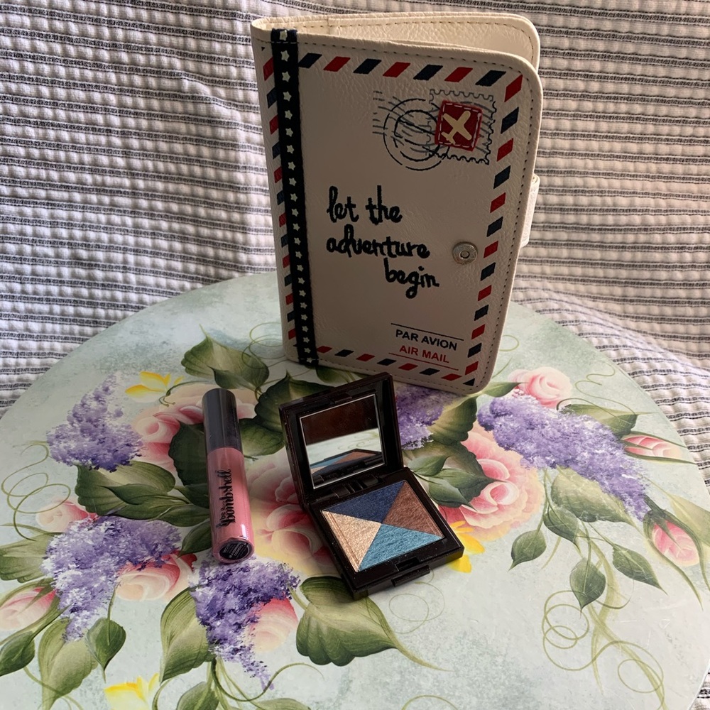 Laura Mercier
